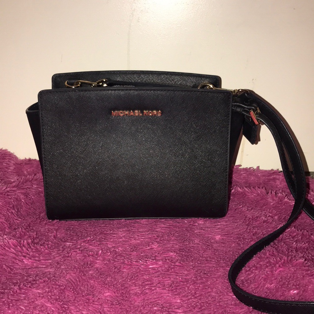 Michael Kors Medium Selma Messenger Bag